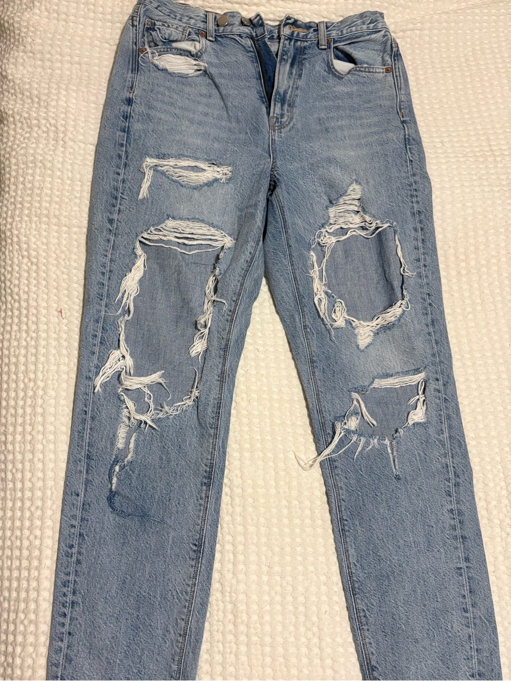 American Eagle Outfitters Light Blue Distressed Boyfriend Jeans